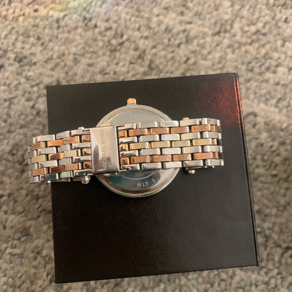 Michael kors rose gold and gold watch - Picture 3 of 4